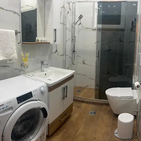 Apartment Kroni 2 *